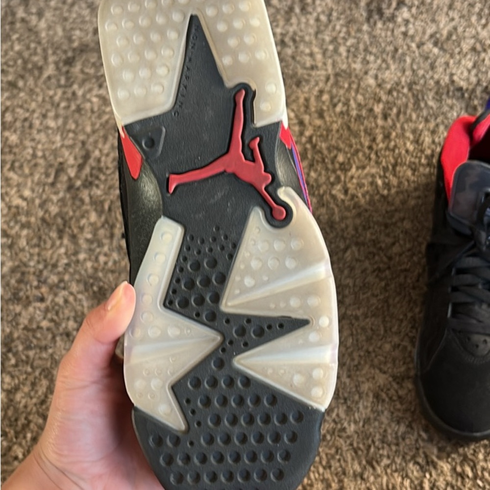 StockX Jordan MVP Raptors Boys Size 5.5Y - Picture 3 of 8